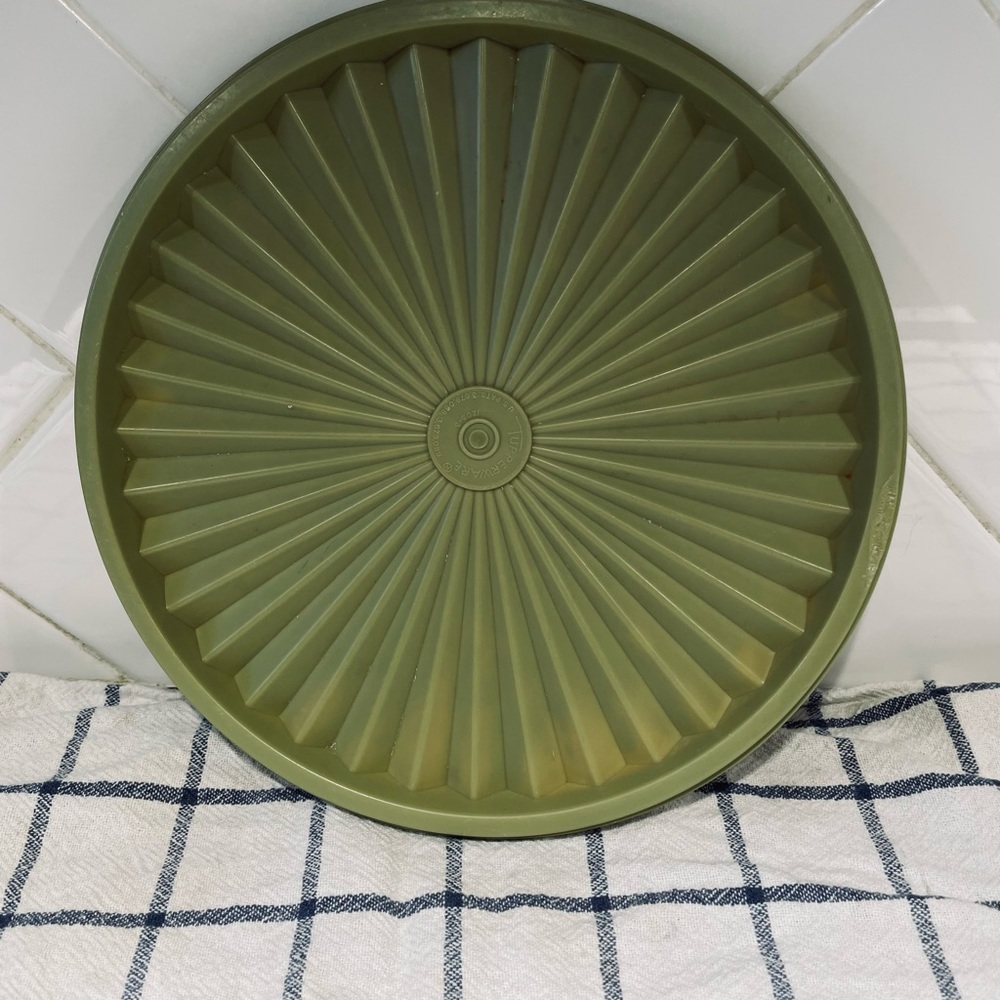 Avacado Green Tupperware Replacement Lid  - 8”